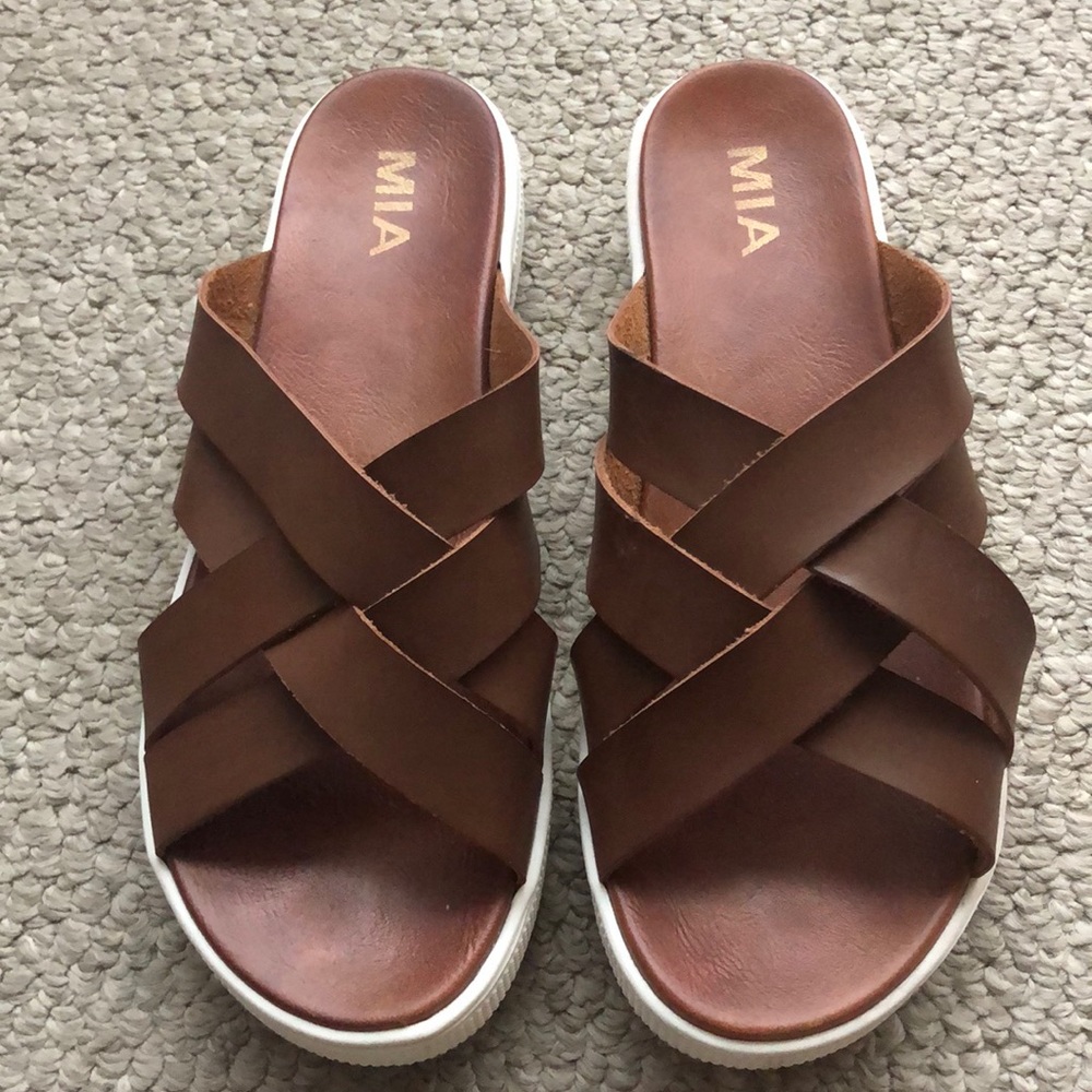 MIA leather sandals